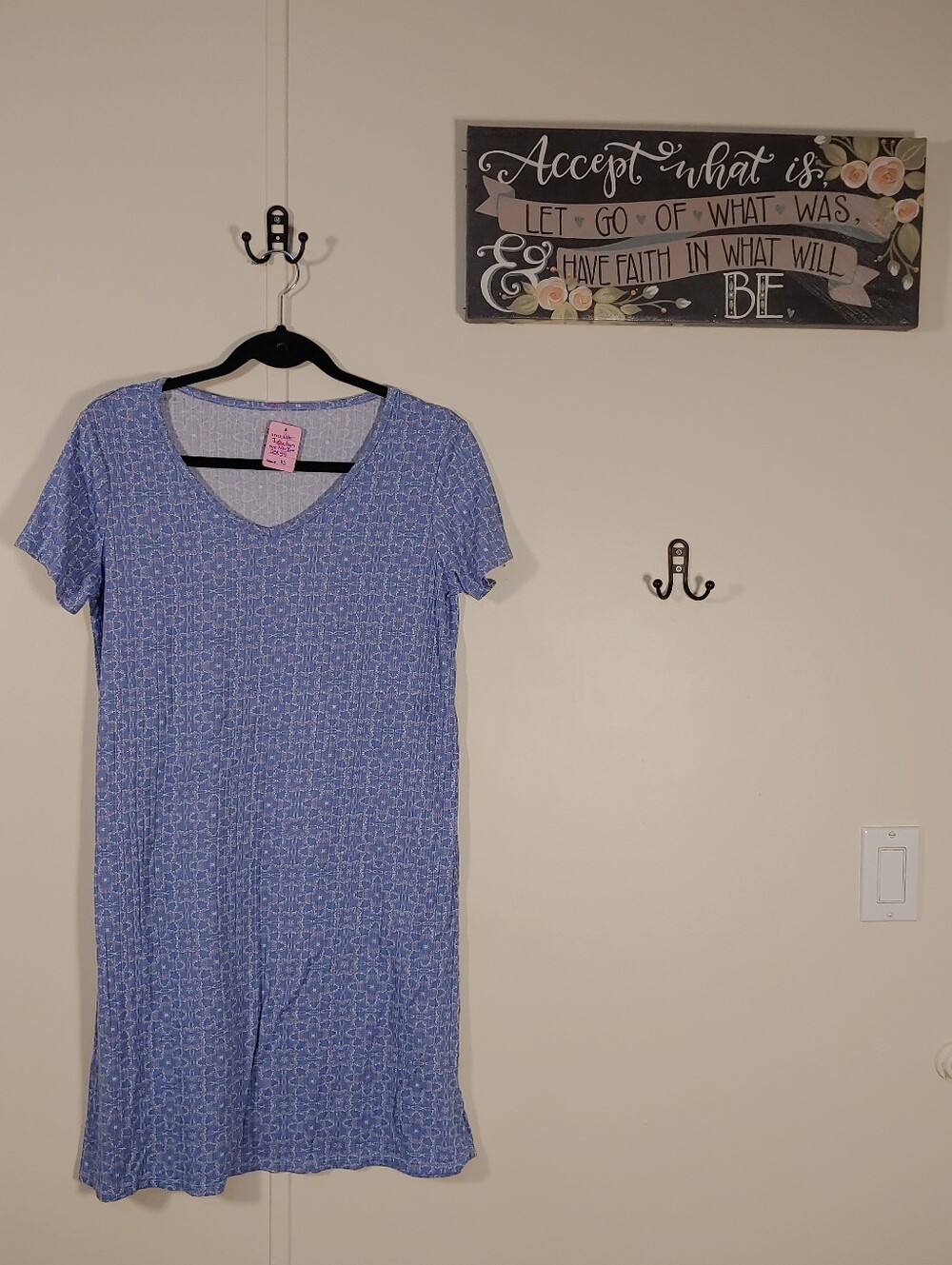 NWOT XS Jaclyn New York Periwinkle floral Short Sleeve Nightshirt